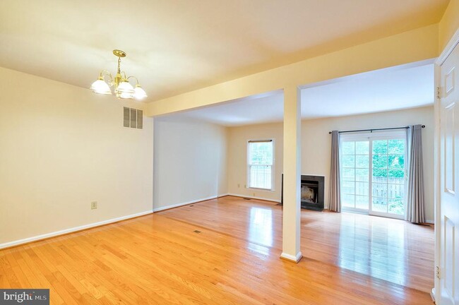 Building Photo - 11633 Pleasant Meadow Dr