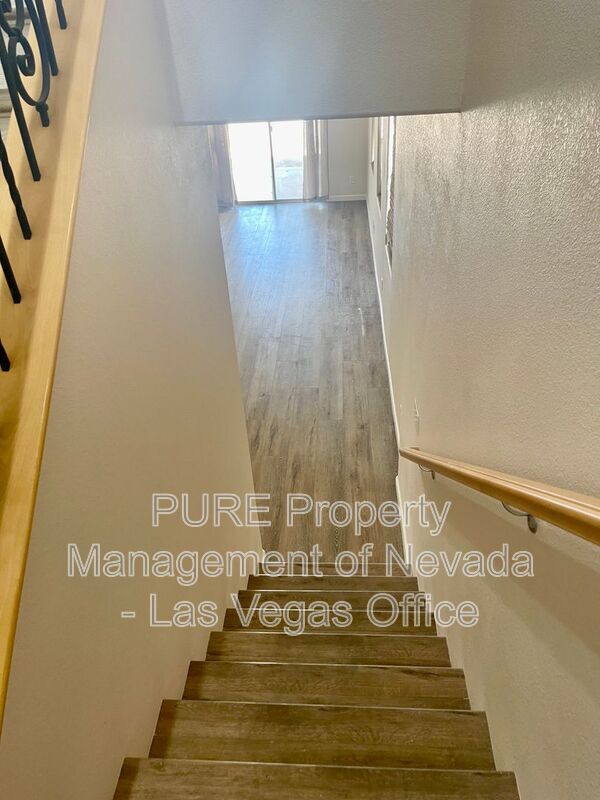 Building Photo - 102 La Padania Ave
