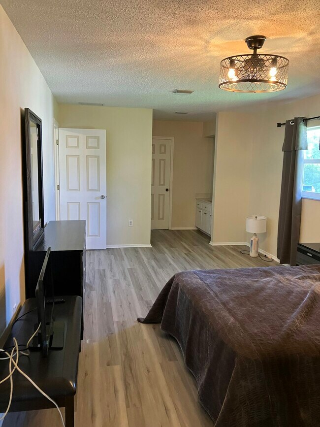 Building Photo - 3808 Tonkin Dr