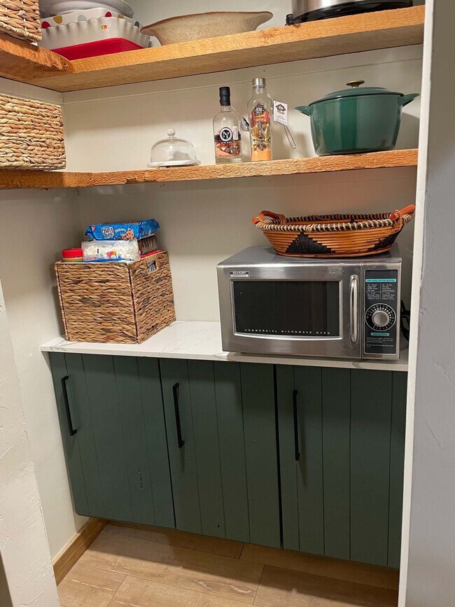 Building Photo - 21461 CO-140