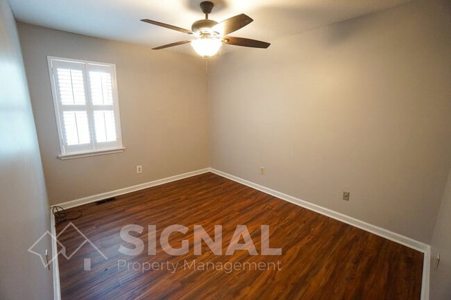 Building Photo - 352 Jamestown Manor Dr