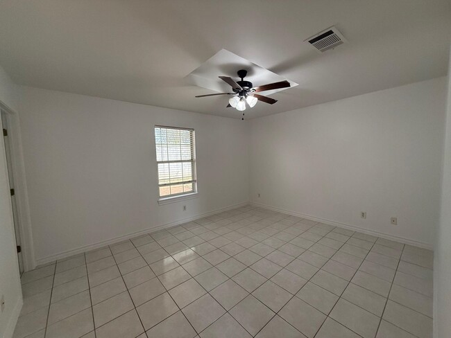 Building Photo - 12613 River Bend Cir