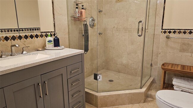 Building Photo - 3140 S Ocean Dr