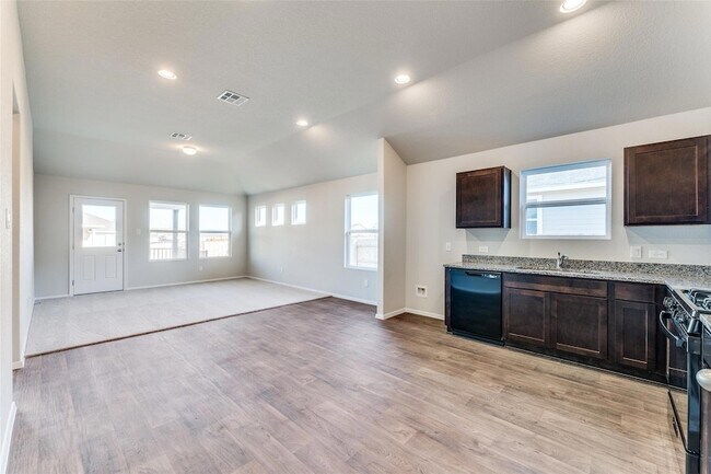 Building Photo - 147 Shugart St