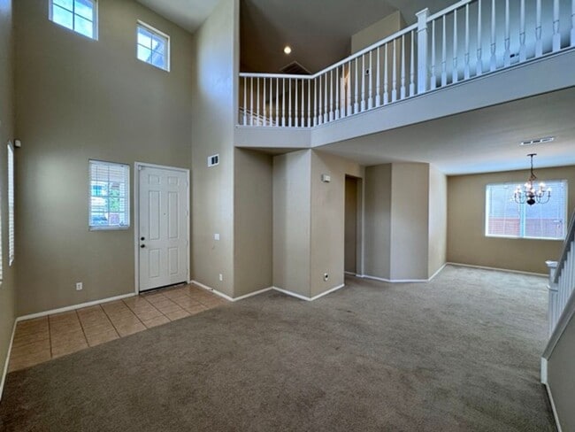 Building Photo - 4 Bedroom Menifee home on Menifee Lakes Go...