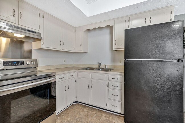 Building Photo - 3319A Felicia St