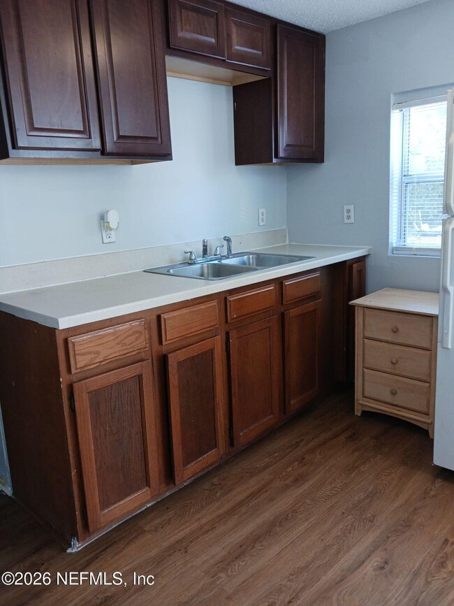 Building Photo - 865 W 27th St