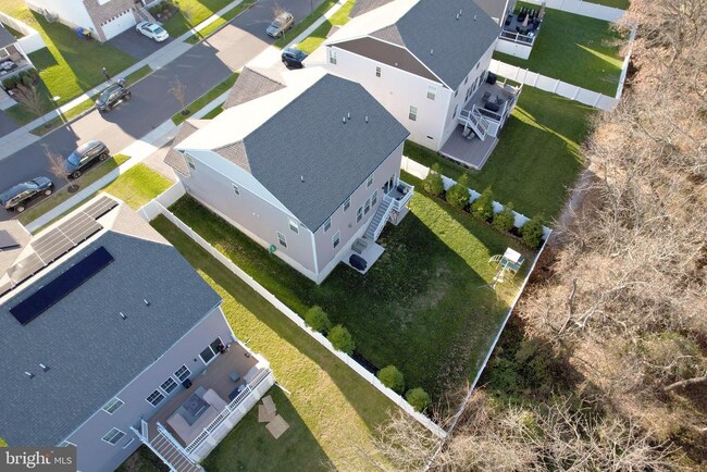 Building Photo - 65 Westmont Dr