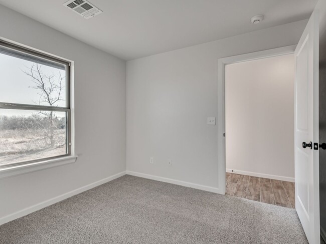 Building Photo - Newer Home in Washington under $1,500!