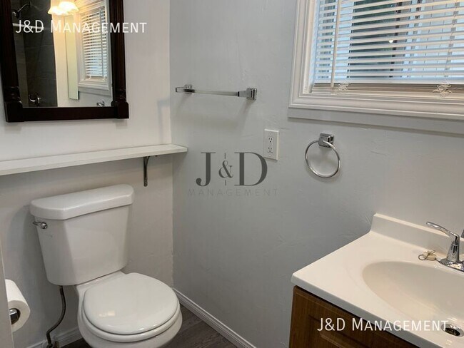 Building Photo - 8770 Lamar St