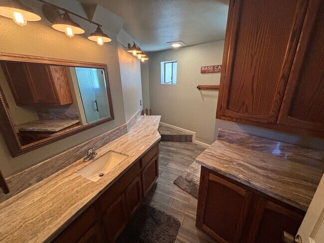 Building Photo - 4-BEDROOM 3-Bathroom FURNISHED Peaceful Country Living