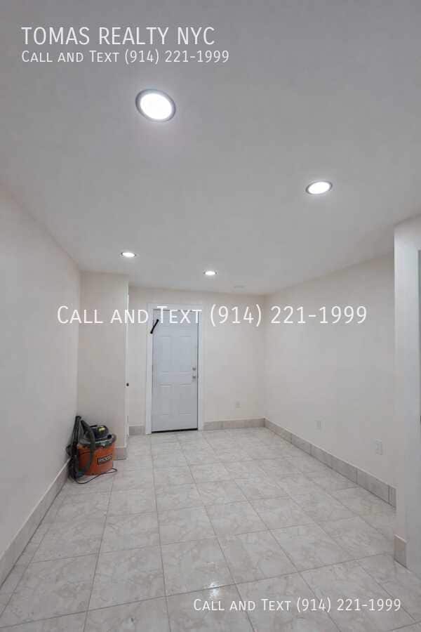 Building Photo - 245 Woodworth Ave