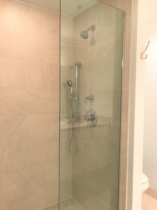 Building Photo - 1247 W Madison St