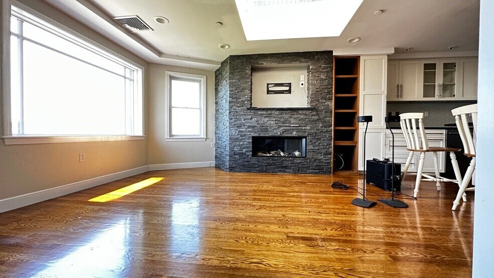 Building Photo - 23 Bay State Rd