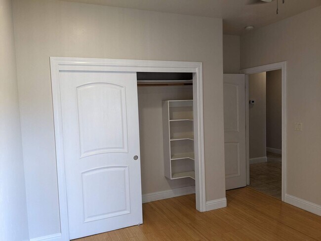 Building Photo - Large custom rural home offering wonderful...