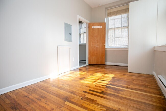 Building Photo - 1114 Spruce St