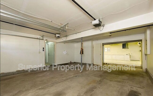 Building Photo - 7412 Willshire Blvd