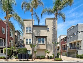 Building Photo - Stunning 3B/3.5BA Townhouse in Mission Val...
