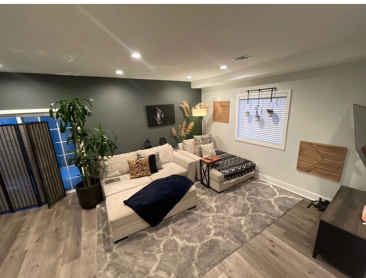 Building Photo - 4400 Boyar Ave