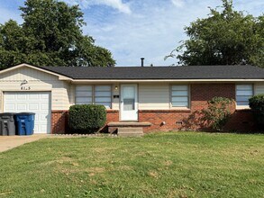 Building Photo - 3 Bed, 1.5 Bath Fenced Pets Allowed