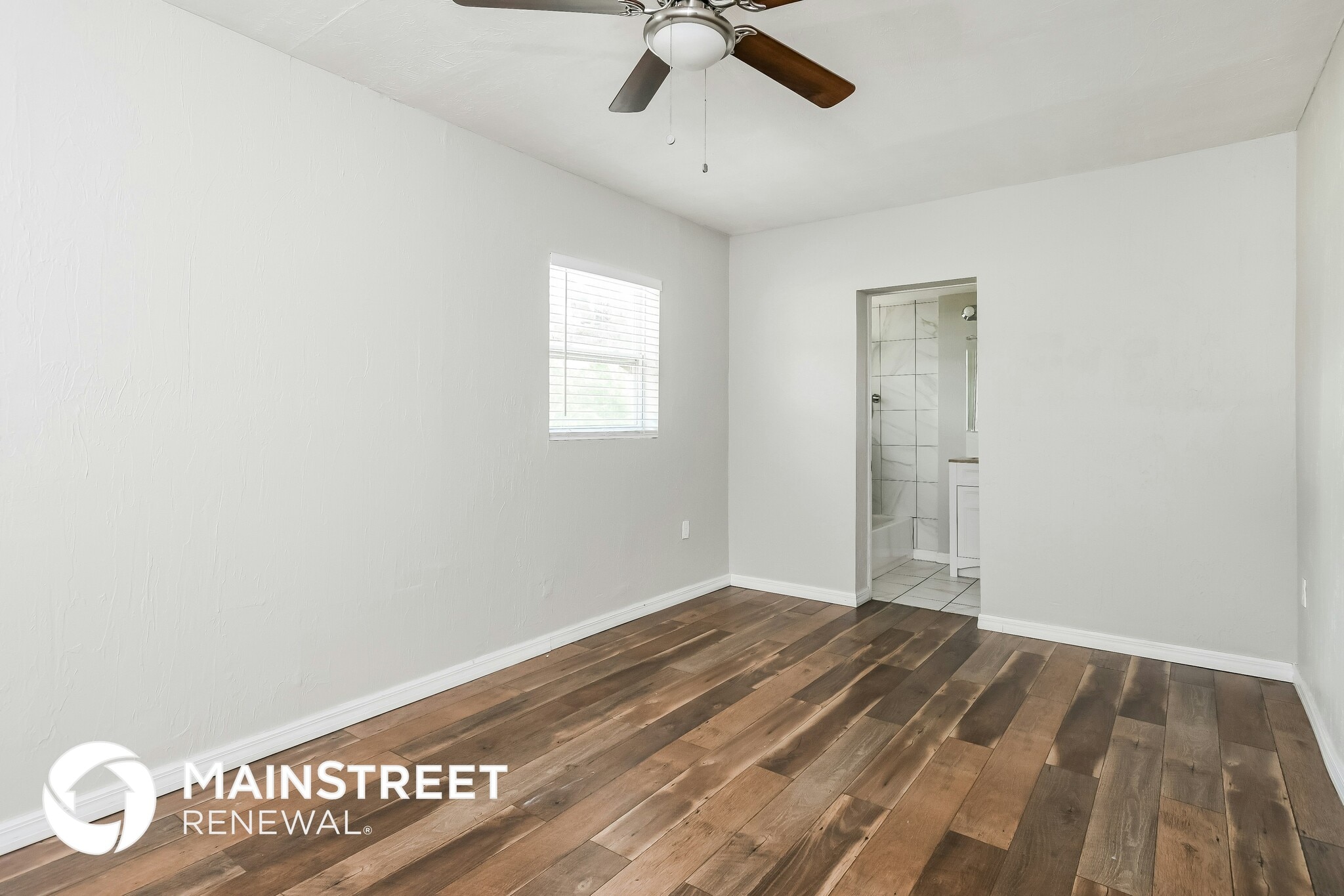 Building Photo - 825 E Jackson Ave