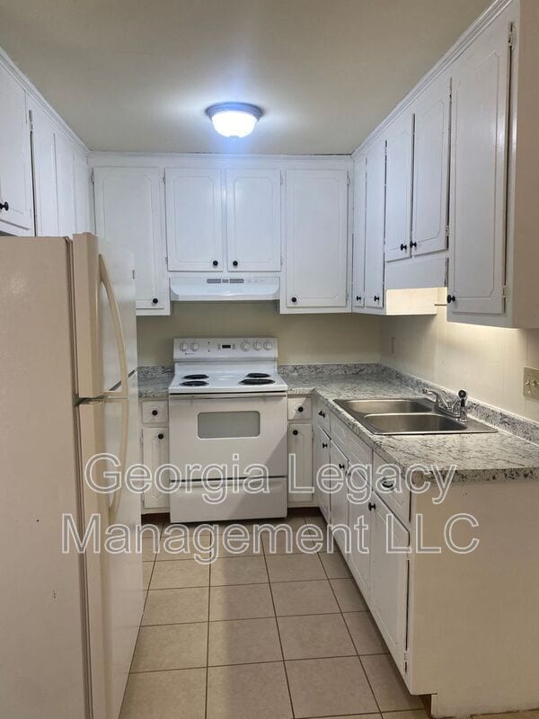 Building Photo - 272 Lawrenceville St