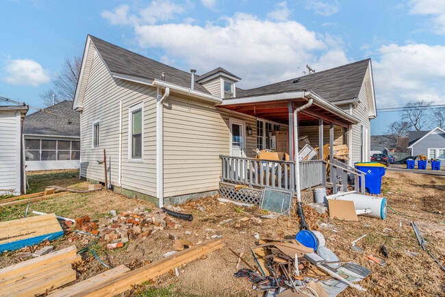 Building Photo - 319 Montague St