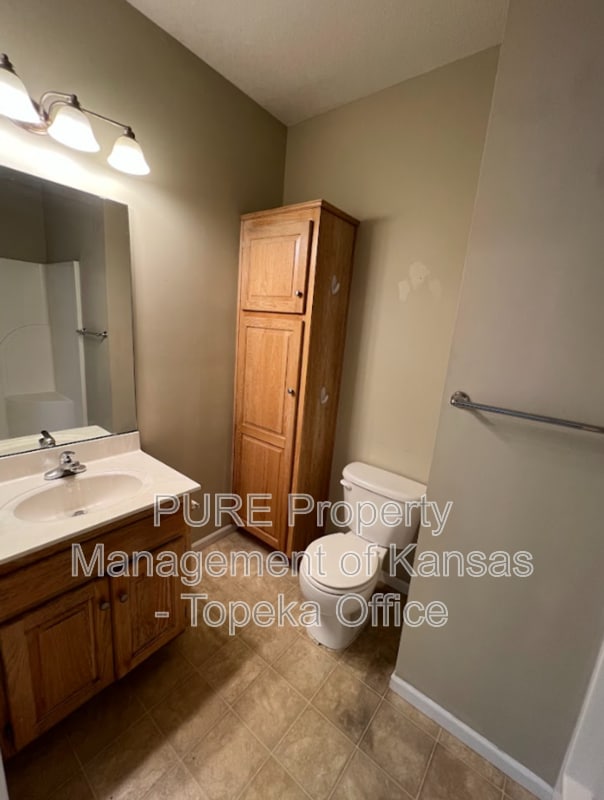 Building Photo - 2707 SE Taurus Ct