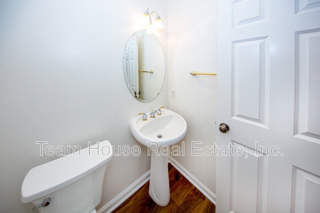 Building Photo - 27007 Edgewater Lnr