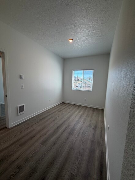 Building Photo - 1528 Wilford Ave