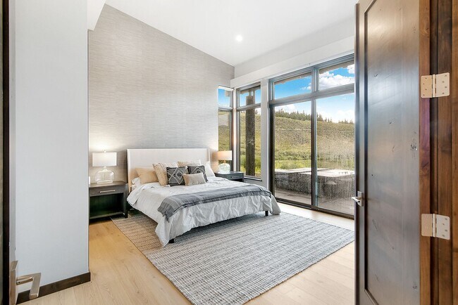 Building Photo - Rental Available 5/8/26-6/14/26 Luxury rental is an entertainers dream! Space, views, amenities, ...