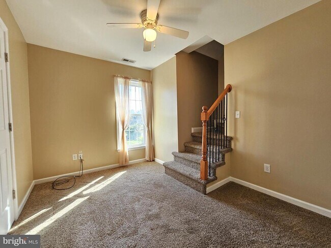 Building Photo - 5641 Scottish Highlands Cir
