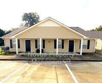 Building Photo - 191 Harvell Dr