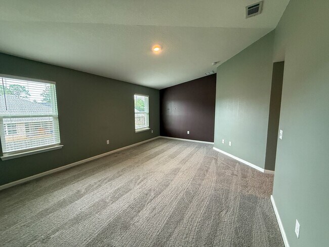 Building Photo - Beautiful 3 bedroom 2 bath brick craftsman home available for rent! POWER INCLUDED!