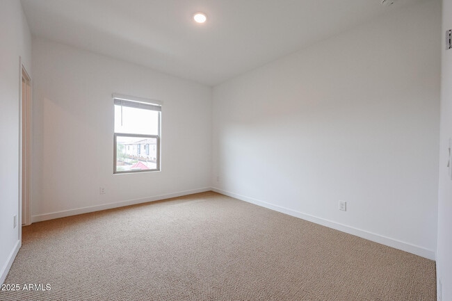 Building Photo - 2837 W Eagle Talon Trail