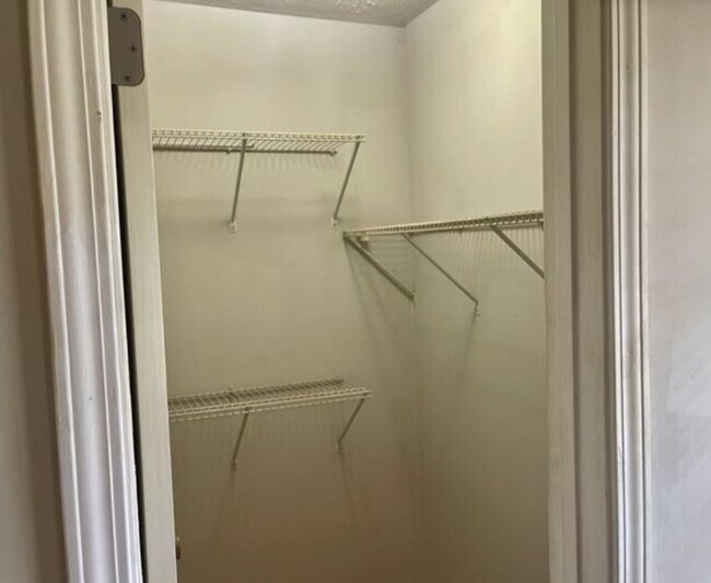 Building Photo - Single Family Home