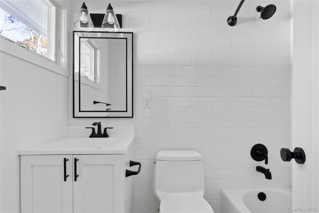 Building Photo - 20 Mortimer St