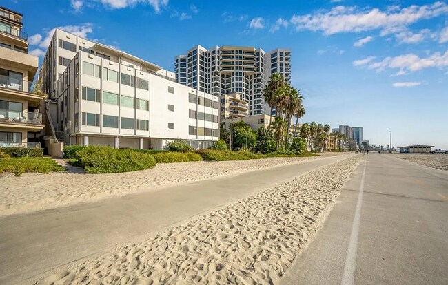 Building Photo - Beach at Your Door | Renovated Ocean Blvd Unit- 2 Weeks Rent Free