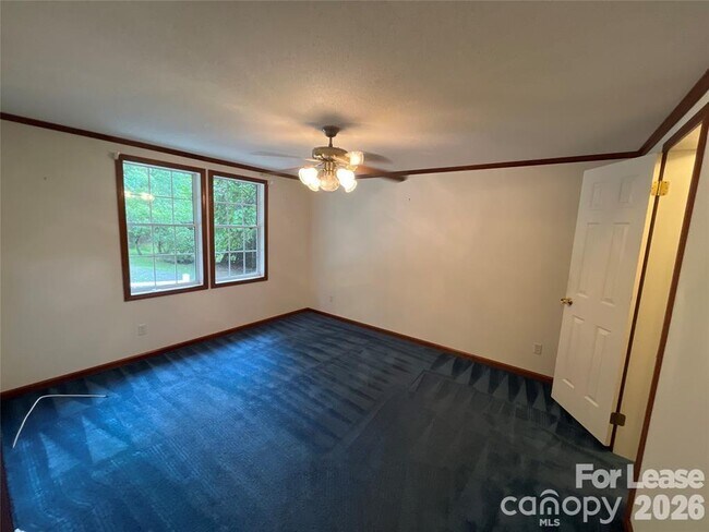 Building Photo - 447 Kemp Rd
