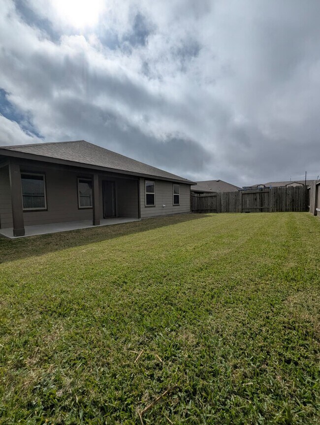 Building Photo - 3518 Windham Way