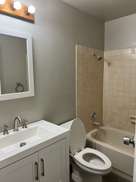 Building Photo - 250 Ponderosa Loop
