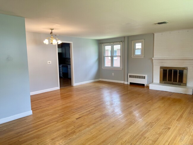 Building Photo - 25 Lindy Ln