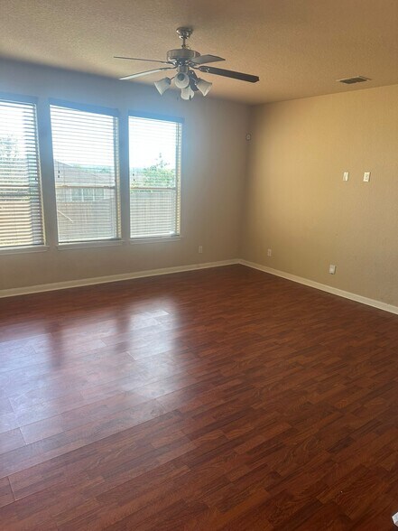 Building Photo - 5309 Cilantro Pl