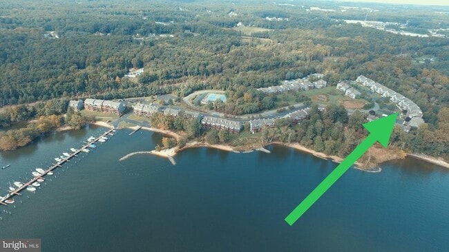 Building Photo - 113 NE Isles Dr