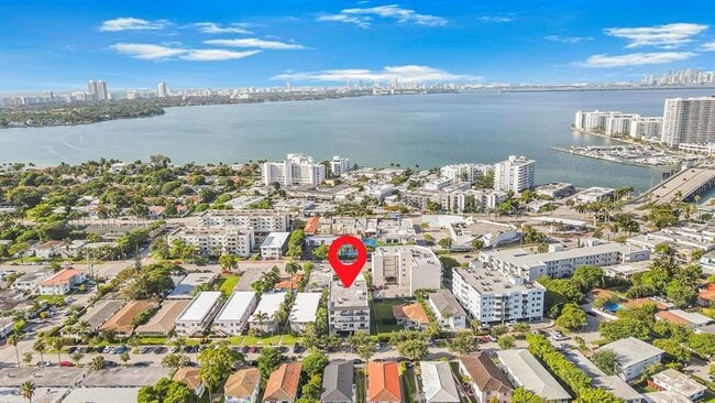 Building Photo - 1960 Marseille Dr