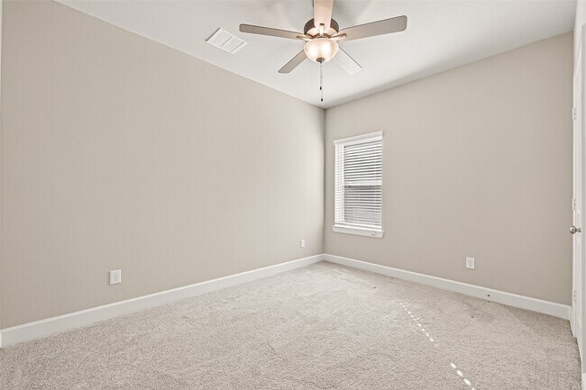 Building Photo - 23754 Pullin Market Dr