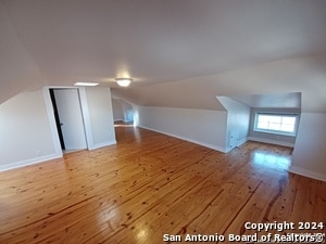 Building Photo - 124 W Mistletoe Ave