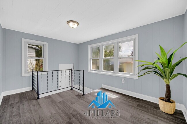 Building Photo - 648 Stewart Ct