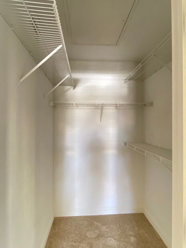 Building Photo - 5055 W Hacienda Ave