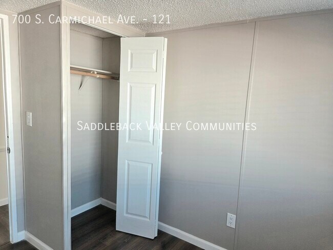 Building Photo - 700 S Carmichael Ave